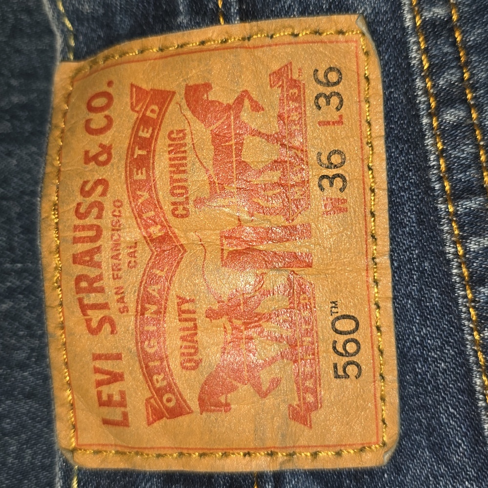 Levi's Relaxed Fit Men's 36x36 Dark Blue Jeans - Picture 3 of 5